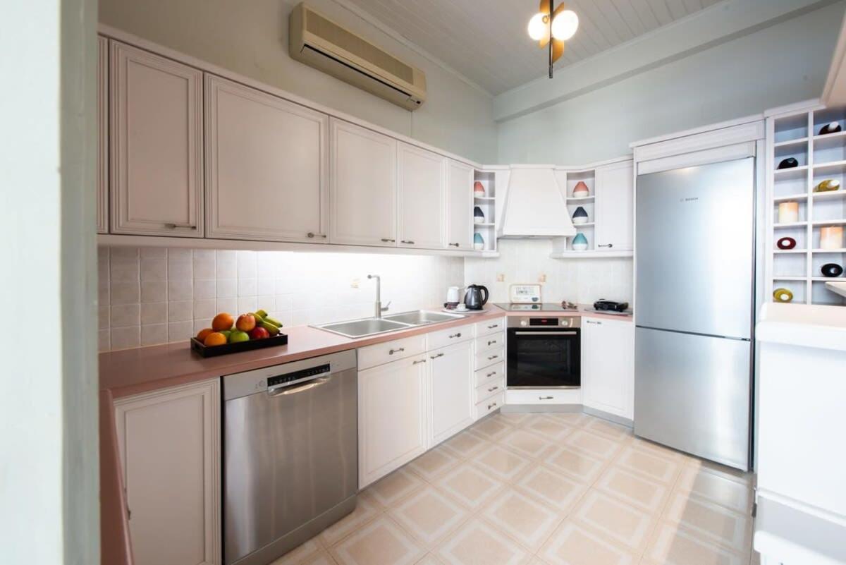 Dolce Favola Nomad Casa - Kalamata'S City Getaway エクステリア 写真